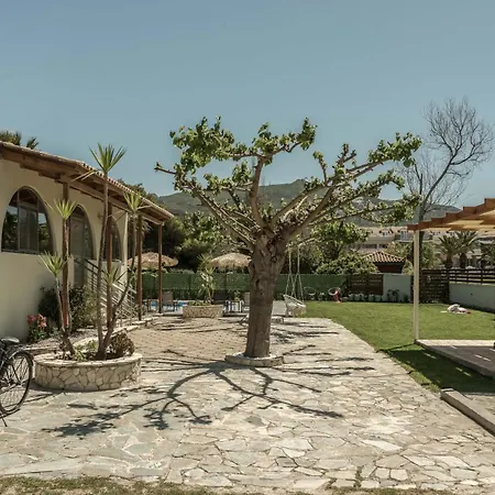 Granny's Kalamaki (Zakynthos)